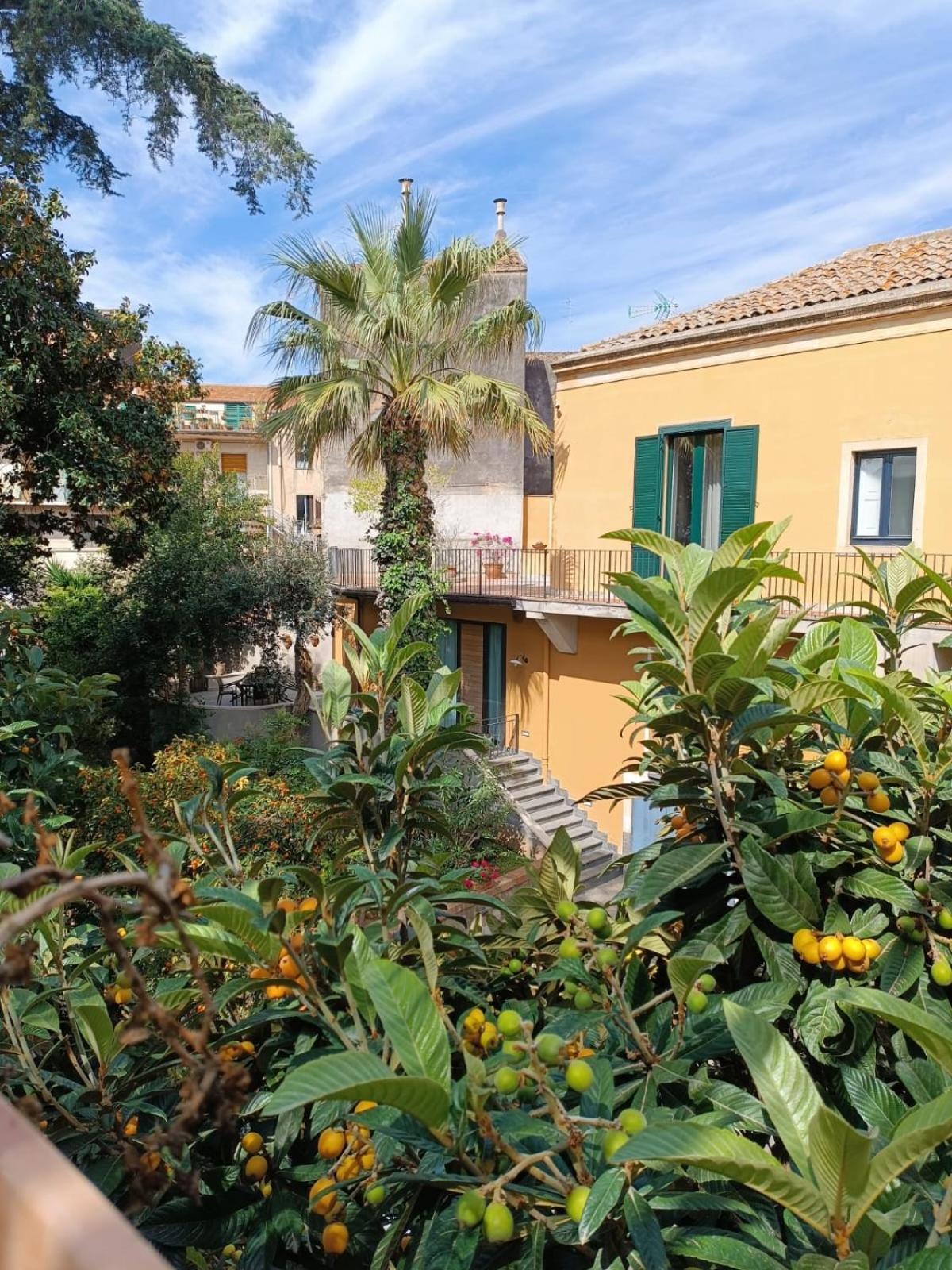La Corte Dei Nespoli Acireale Bagian luar foto