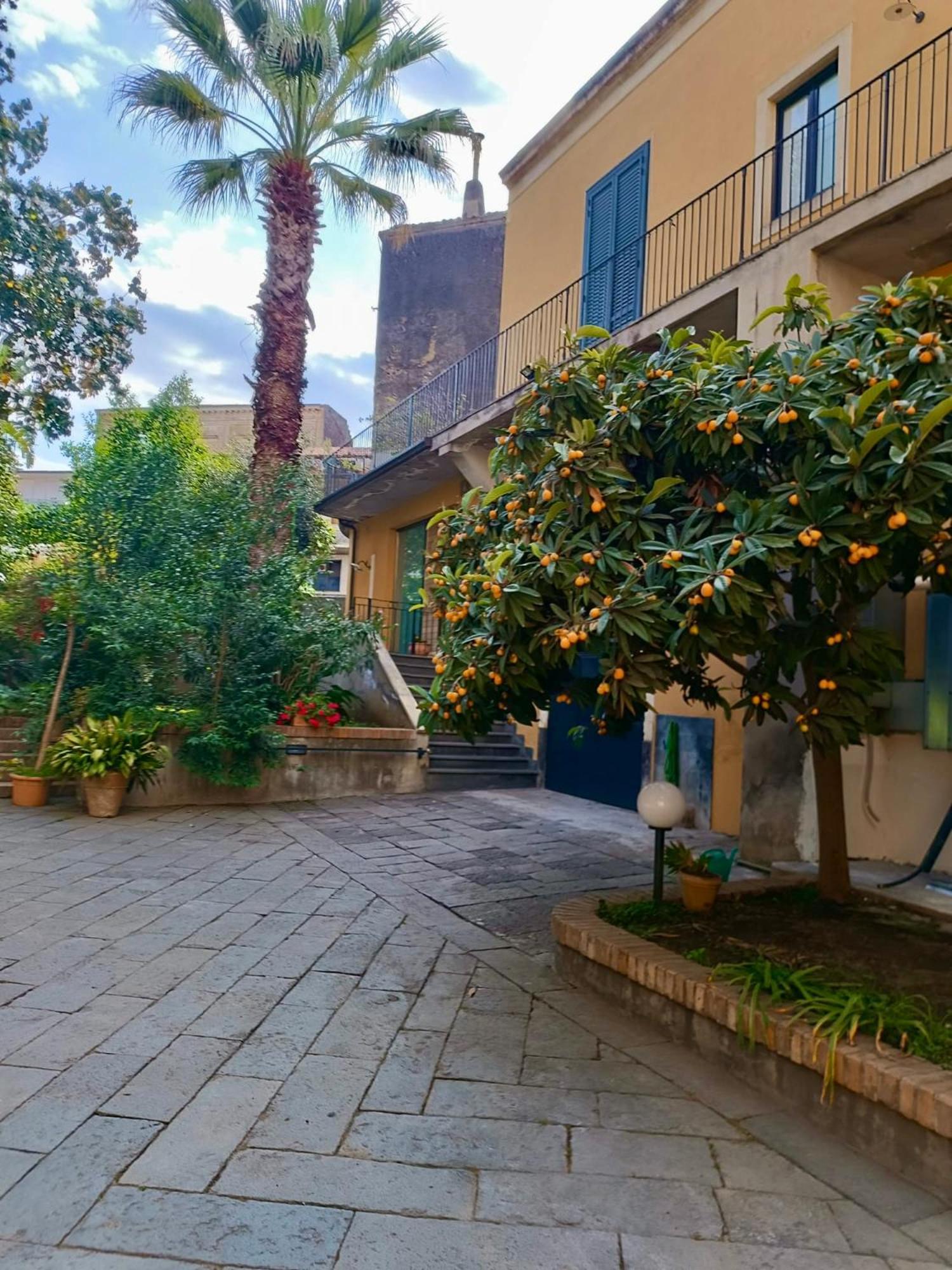 La Corte Dei Nespoli Acireale Bagian luar foto